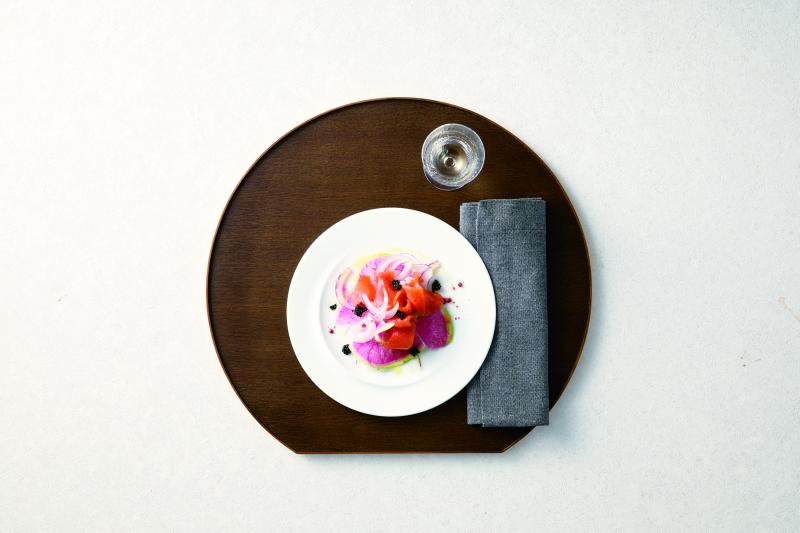 リバーシブルの半月盆に新色・新サイズが登場