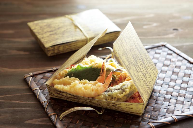 【洋菓子だけじゃない】竹皮の風合いを紙で再現。衛生的で高級感を演出「竹包シリーズ」