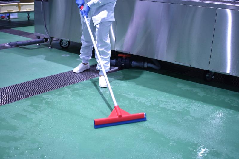 【食品工場様・飲食店様向け】高性能水切りドライヤーヘッドの導入事例【異物混入対策】